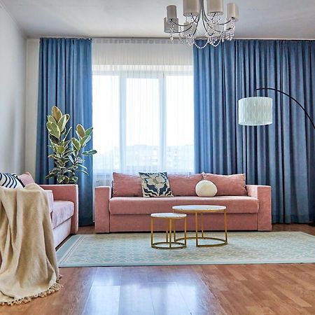 Wonderful Panoramic View Apartment Mukacheve Bagian luar foto