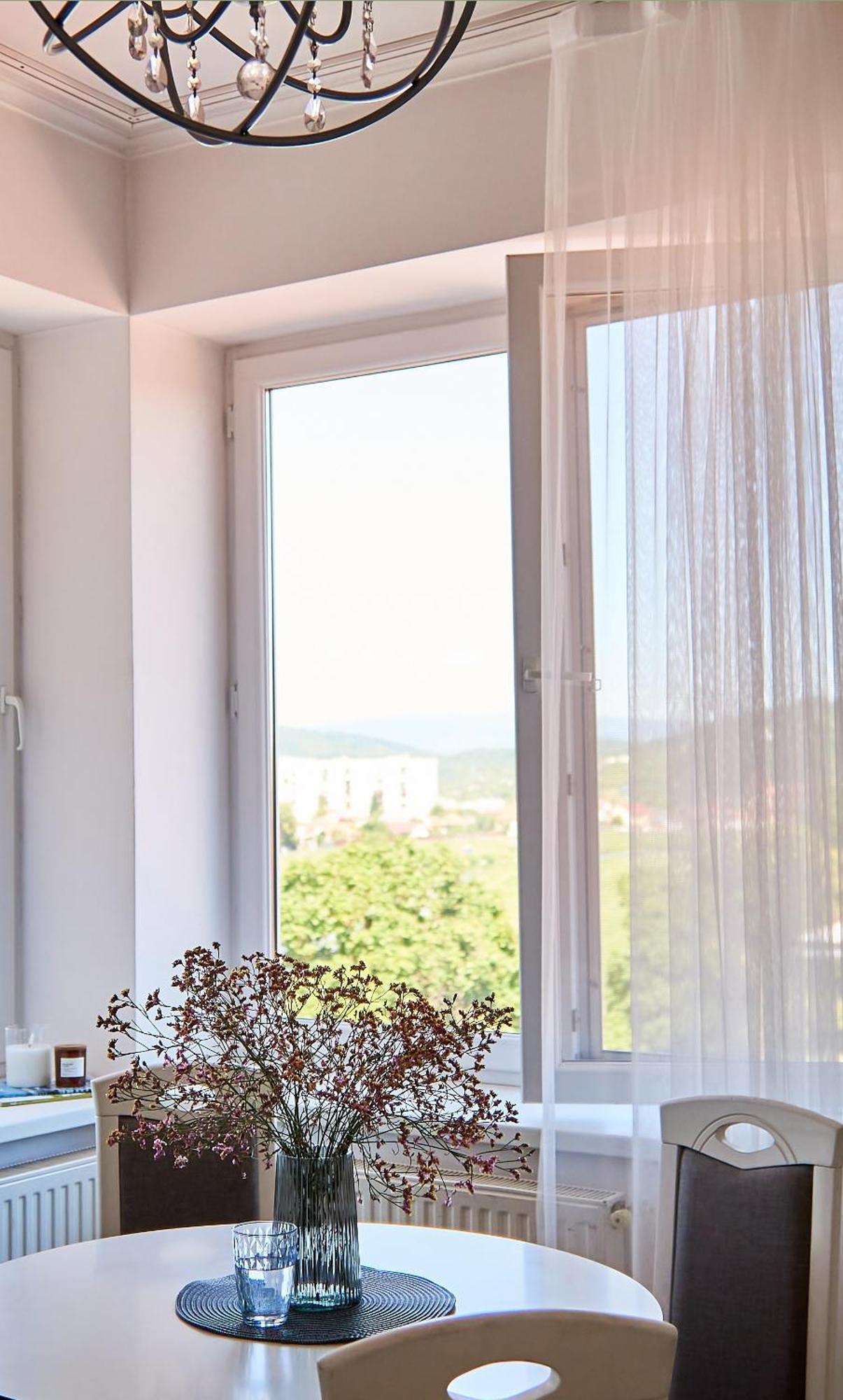 Wonderful Panoramic View Apartment Mukacheve Bagian luar foto