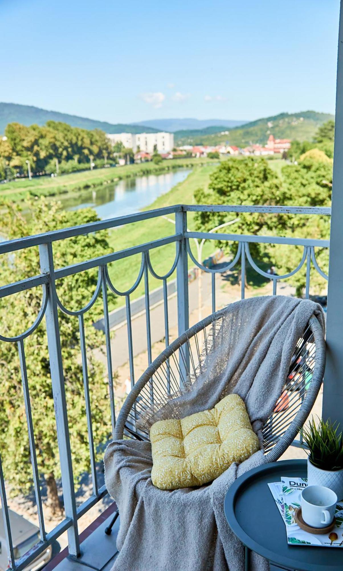 Wonderful Panoramic View Apartment Mukacheve Bagian luar foto