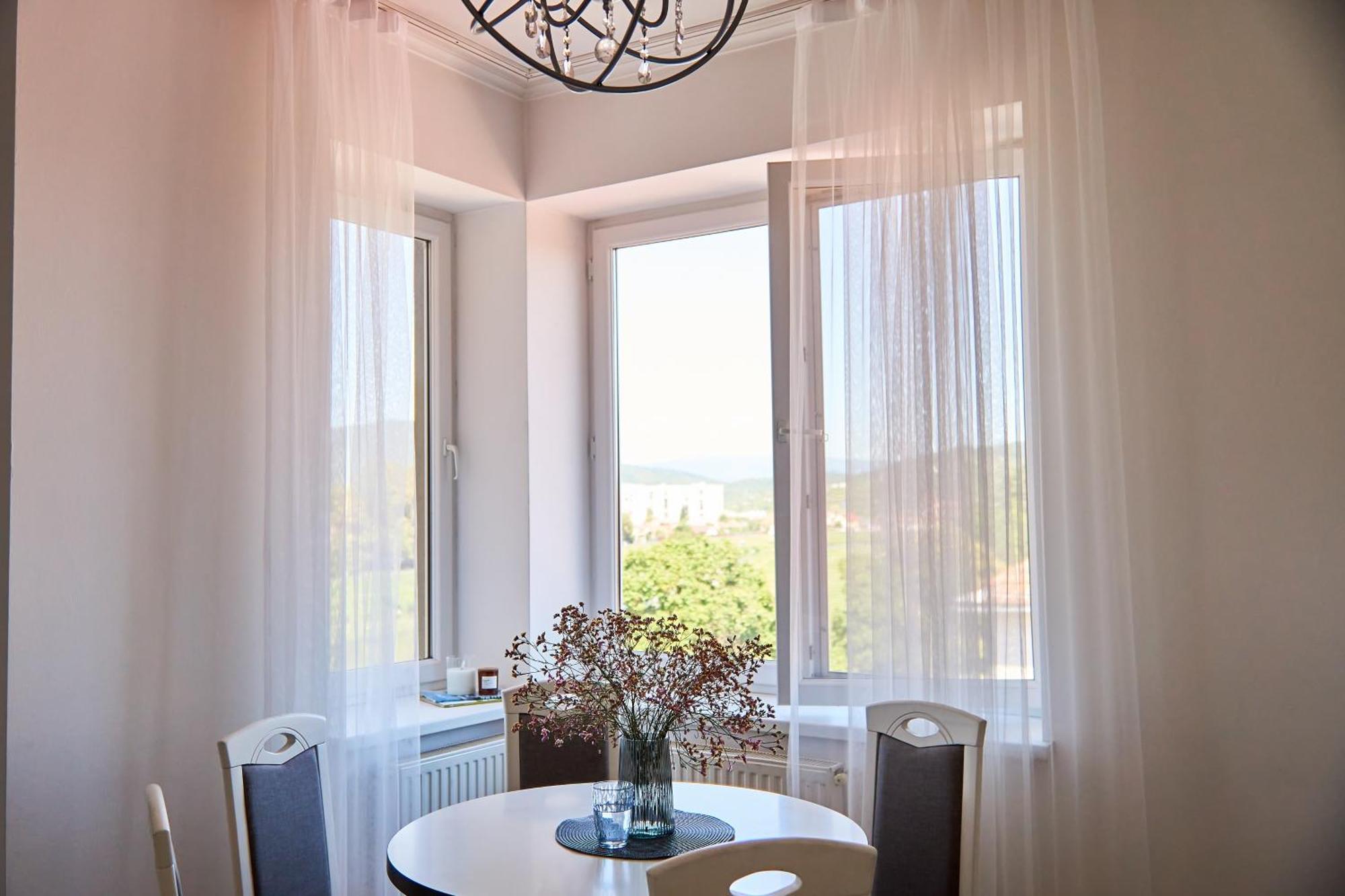 Wonderful Panoramic View Apartment Mukacheve Bagian luar foto
