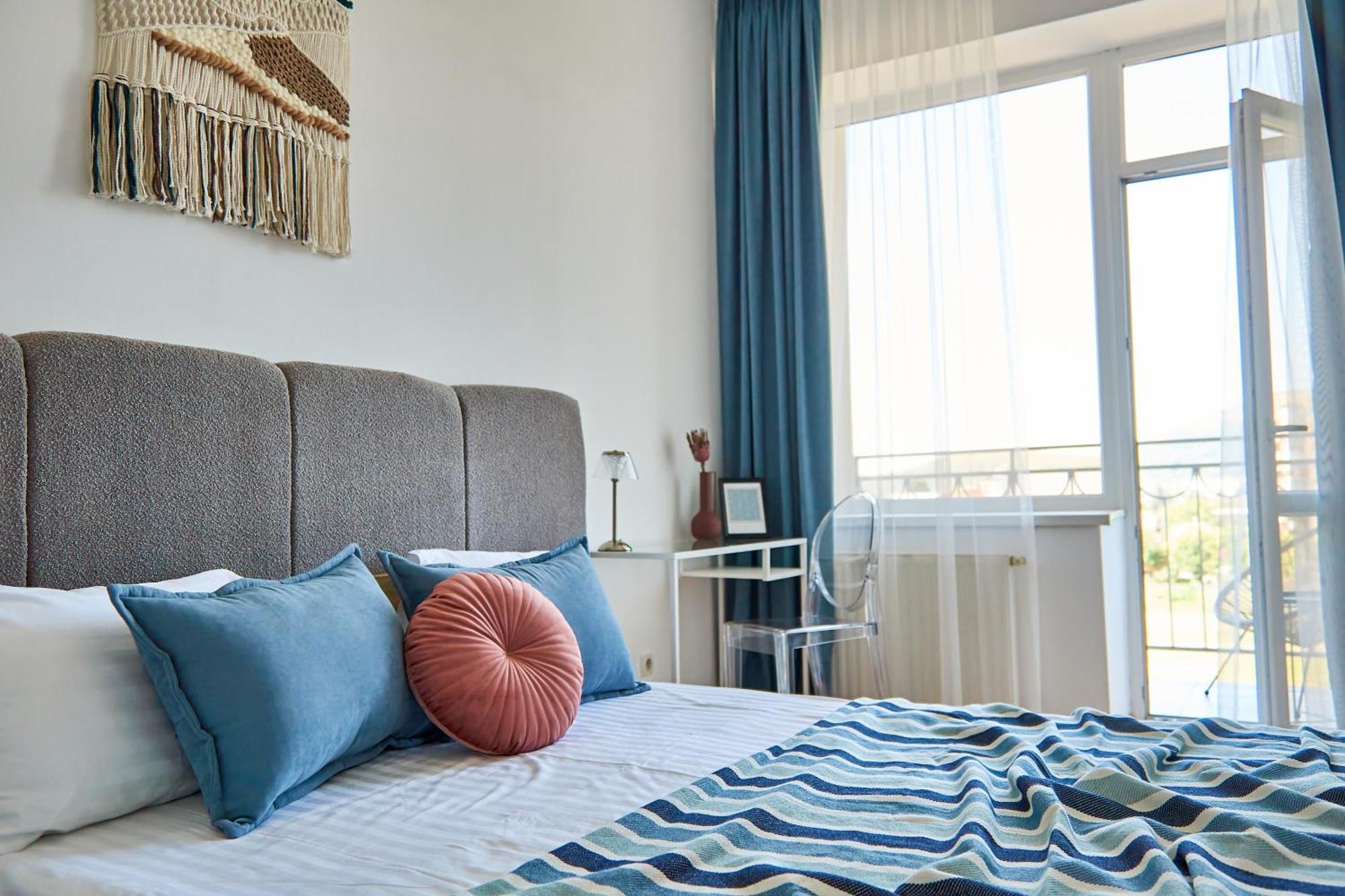 Wonderful Panoramic View Apartment Mukacheve Bagian luar foto